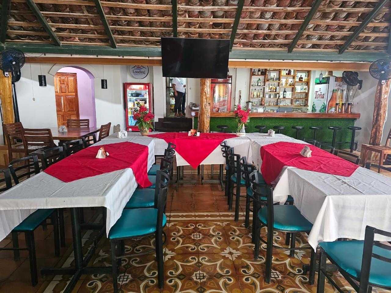 The Landing Hotel And Restaurant モヨガルパ エクステリア 写真