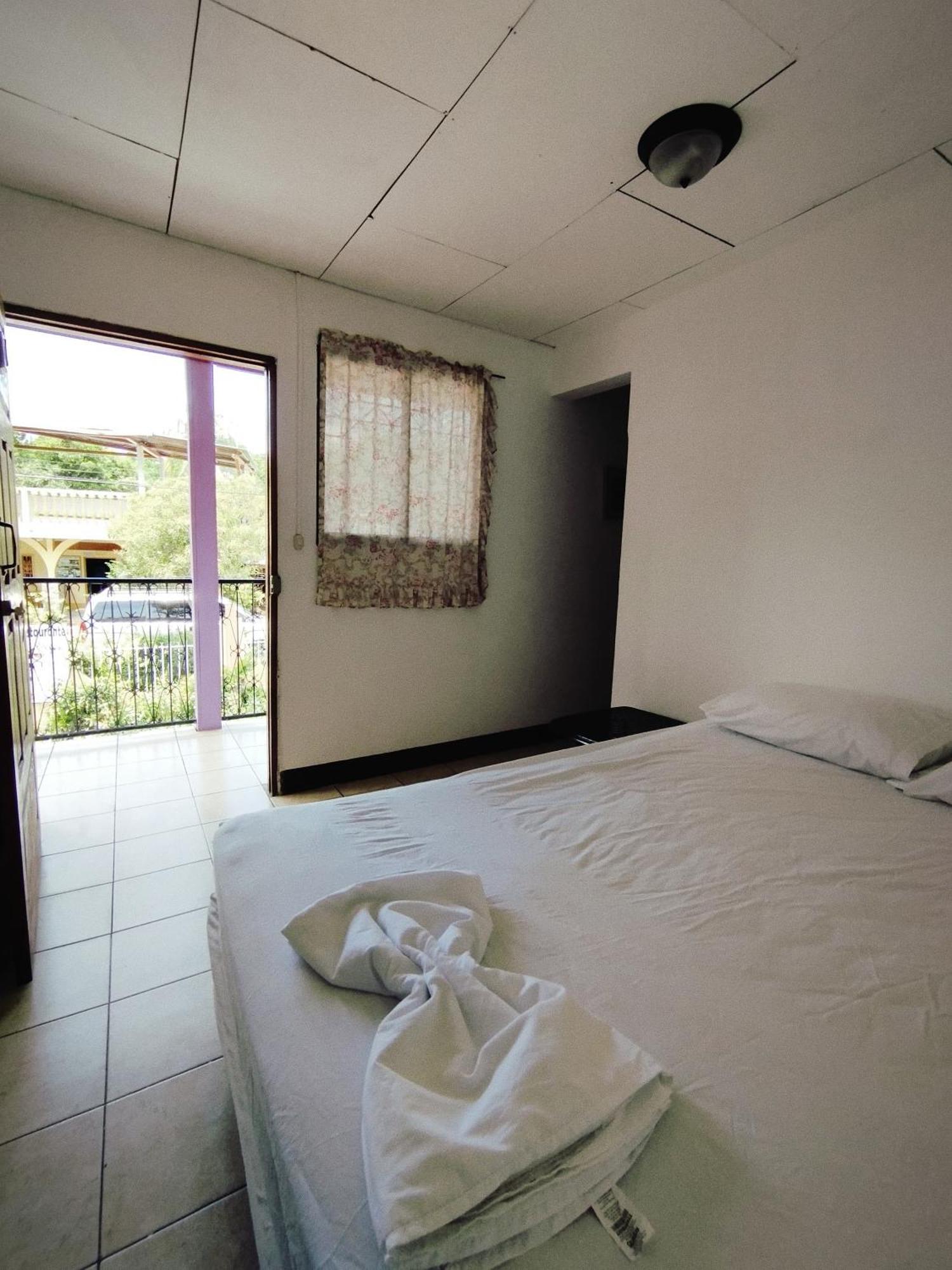The Landing Hotel And Restaurant モヨガルパ エクステリア 写真